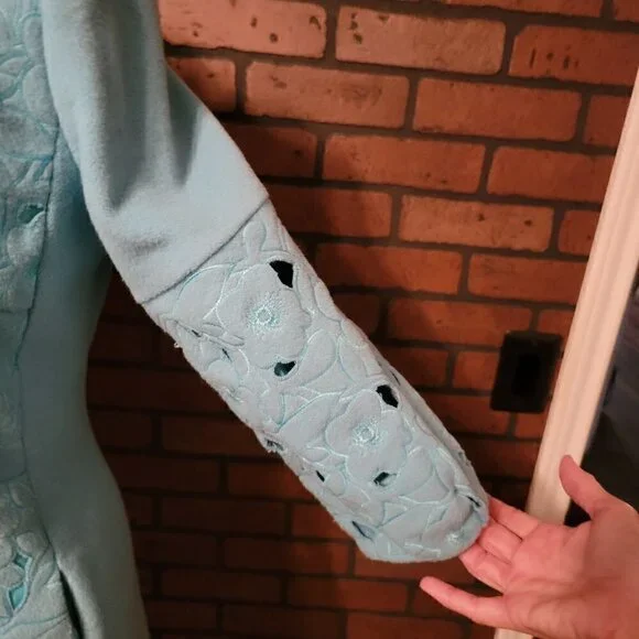 Vintage Sharon Young turquoise blue cutwork wool jacket.  Fully lined.  Size Med - Picture 4 of 12